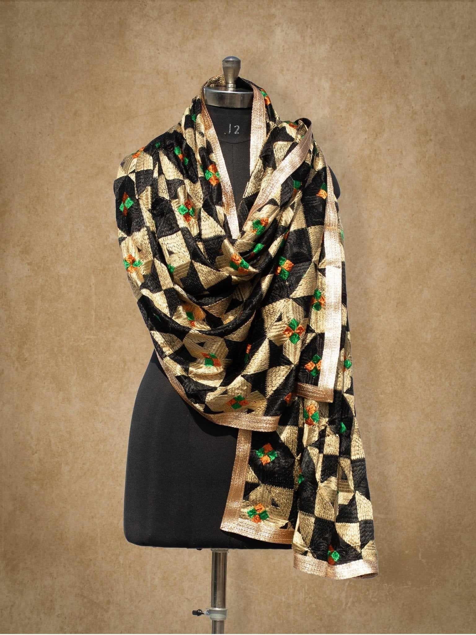 Unique Handloom Phulkari Dupatta DP-03 Unique Handloom Phulkari Dupatta DP-03