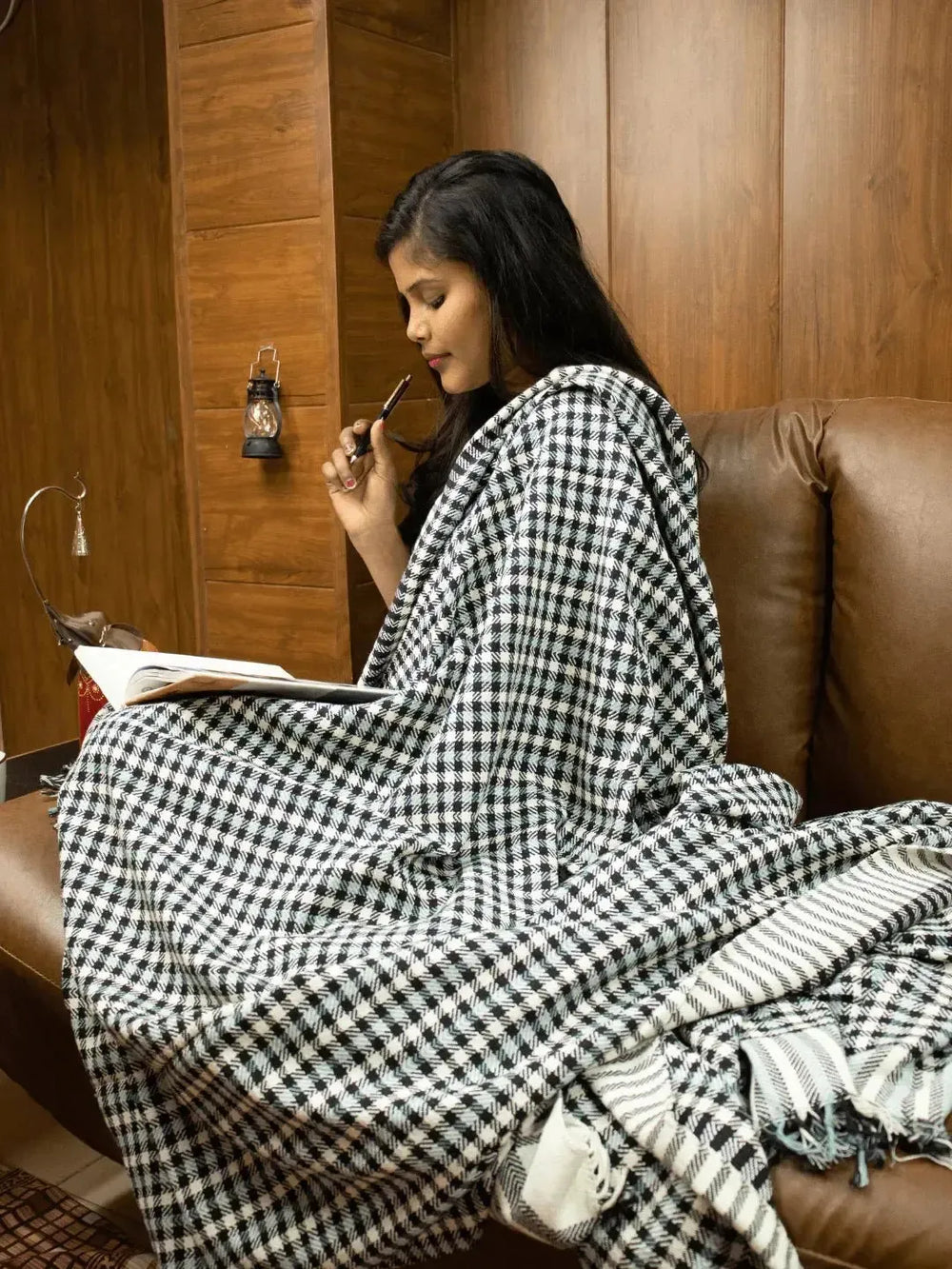HAND WOVEN KHADI KHES, BLANKETS, THROW IN GREY COLOR- ALL WEATHER