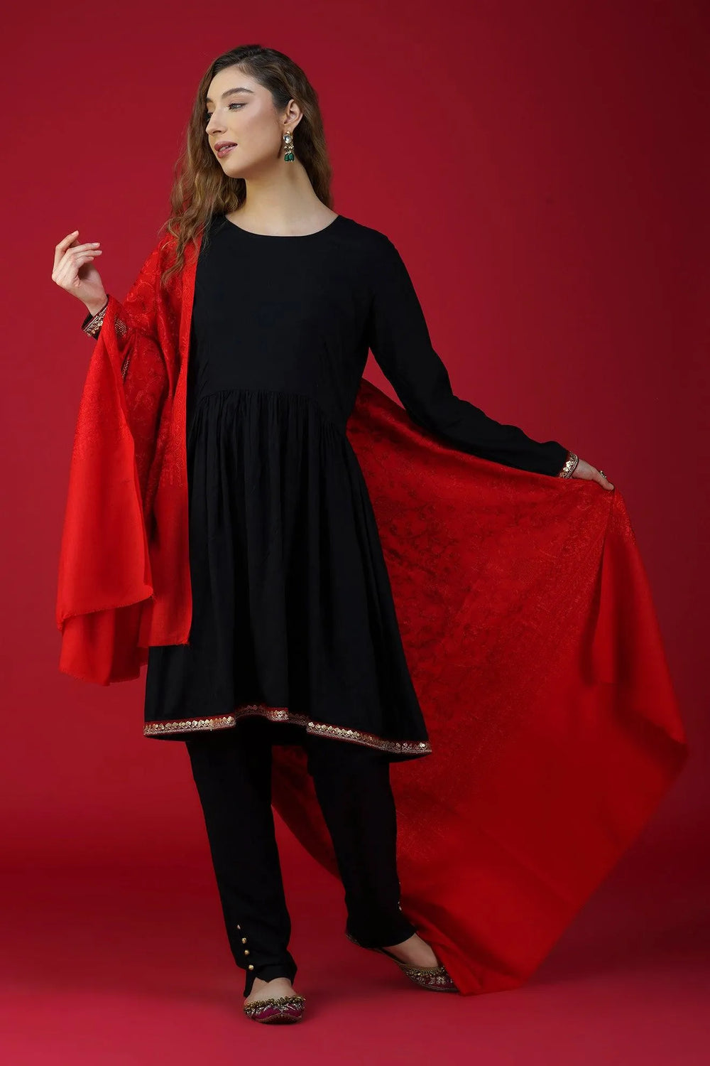 Splendid & Unique Embroidered Pure Woolen Shawl ST-15