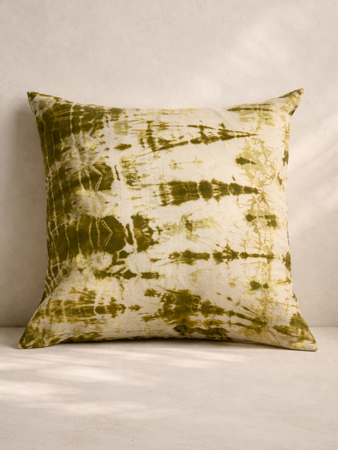MOOL HENNA Dyed Khadi Cushion
