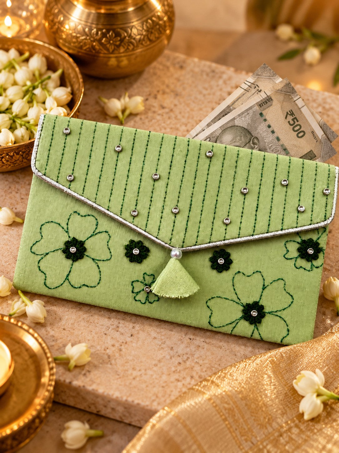 Dhaani Khadi shagun envelope with Rs 500 notes
