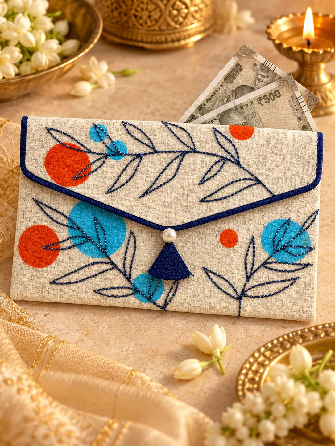 Tehni Khadi shagun envelope with Rs 500 notes